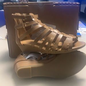 New sandals tan color